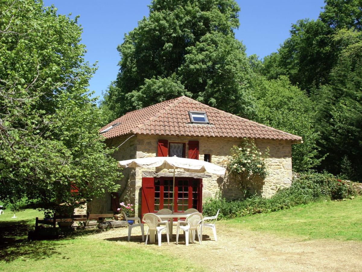 Cosy Holiday Home In Lantheuil With Garden Villefranche-du-Perigord ภายนอก รูปภาพ