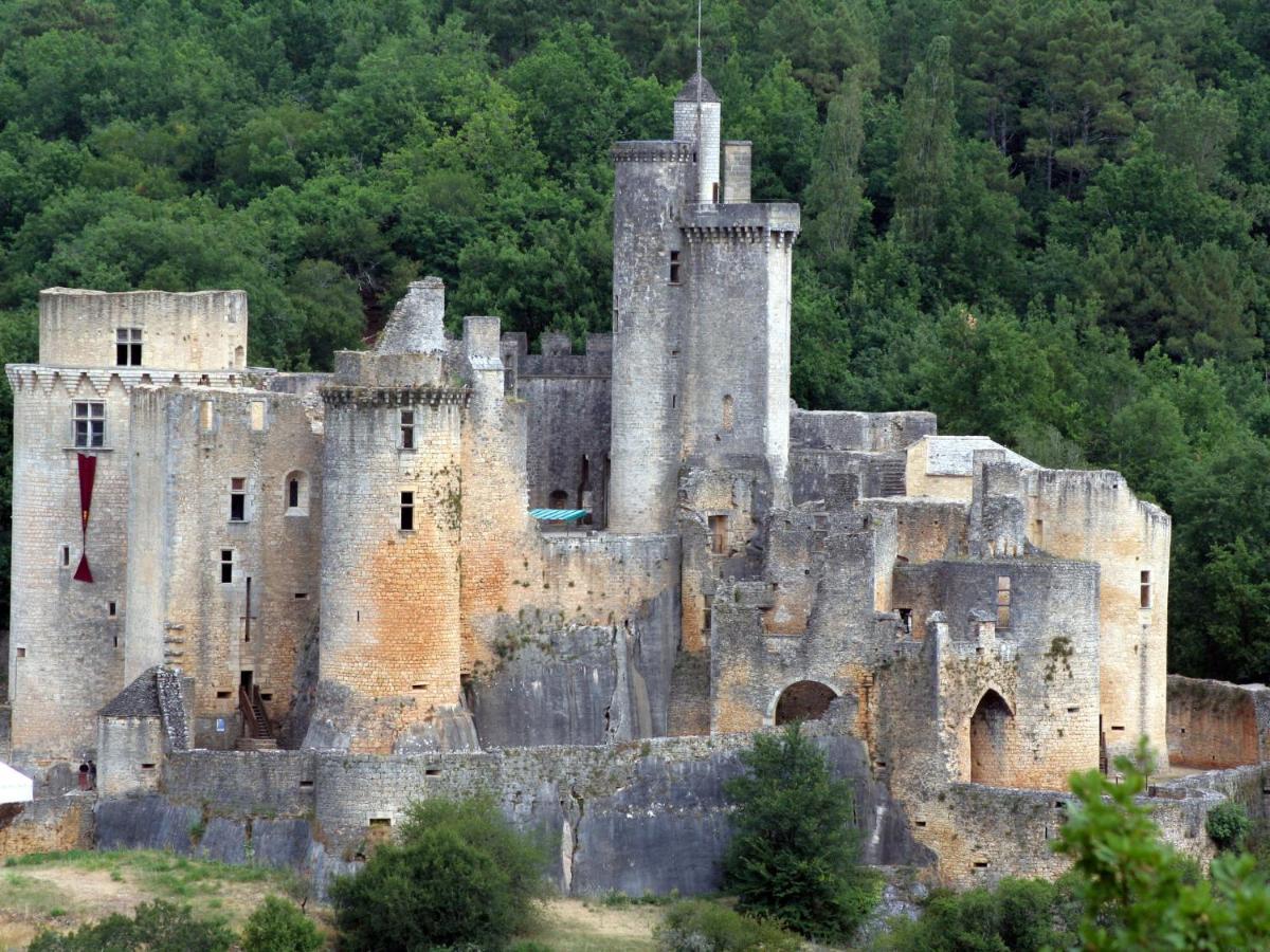 Cosy Holiday Home In Lantheuil With Garden Villefranche-du-Perigord ภายนอก รูปภาพ