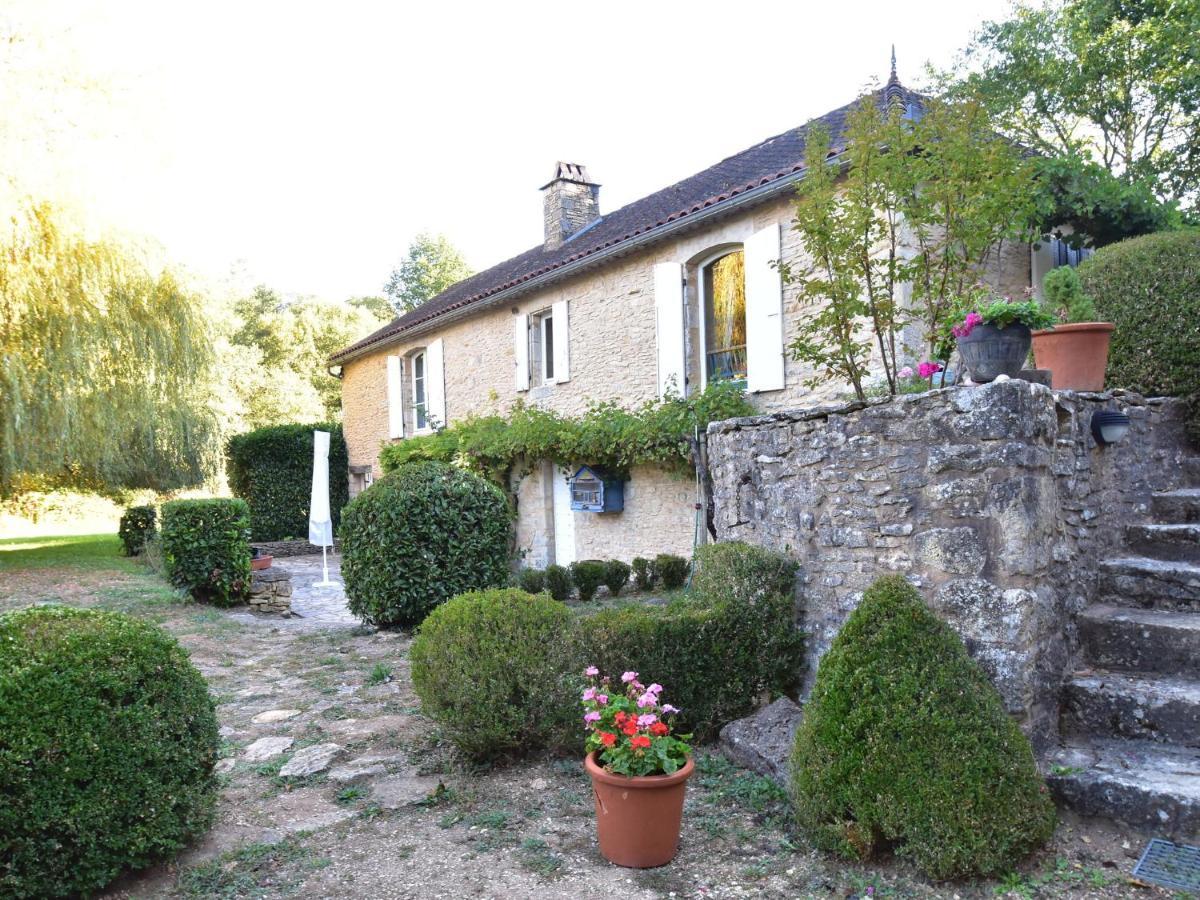 Cosy Holiday Home In Lantheuil With Garden Villefranche-du-Perigord ภายนอก รูปภาพ