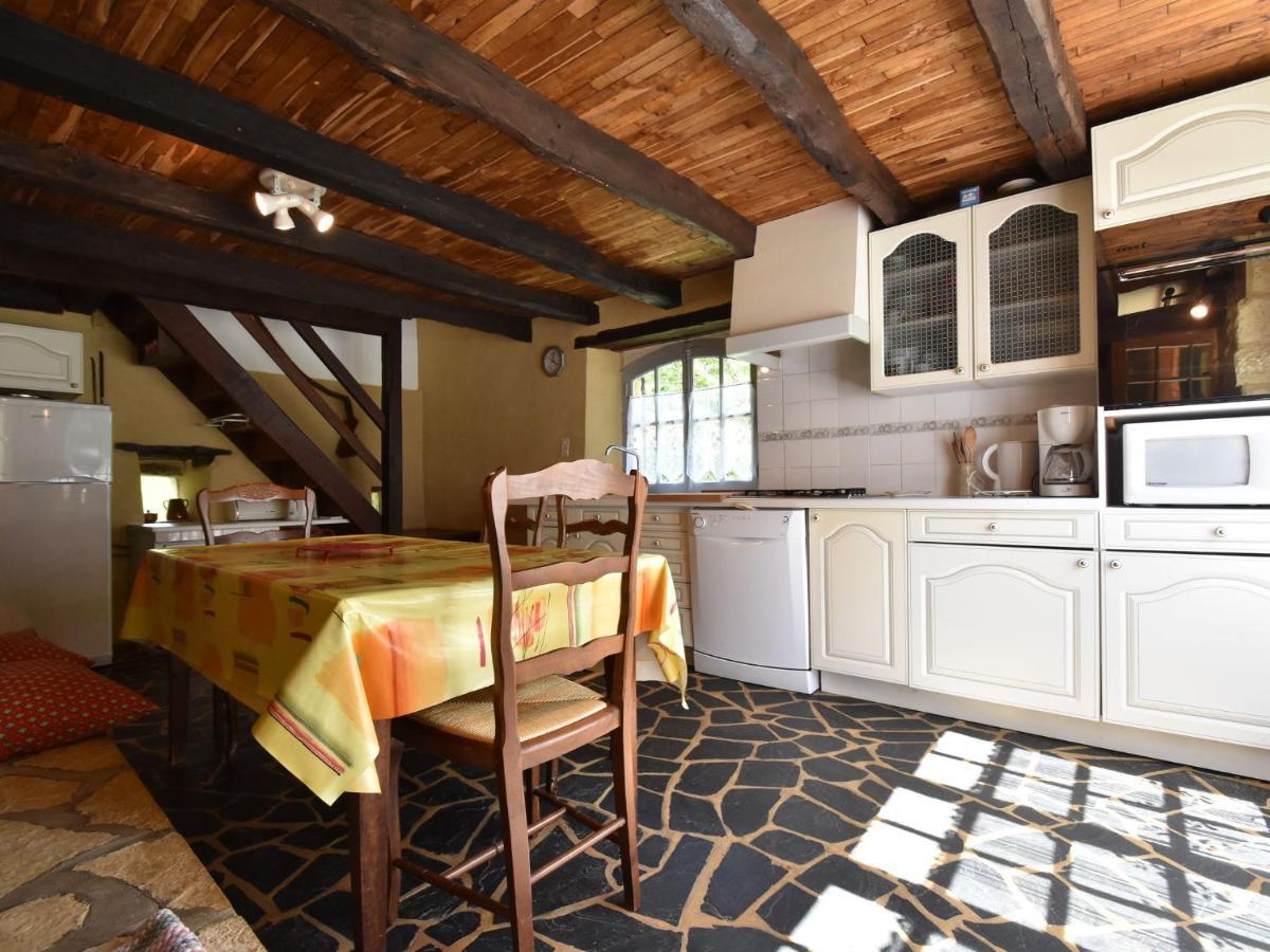 Cosy Holiday Home In Lantheuil With Garden Villefranche-du-Perigord ภายนอก รูปภาพ