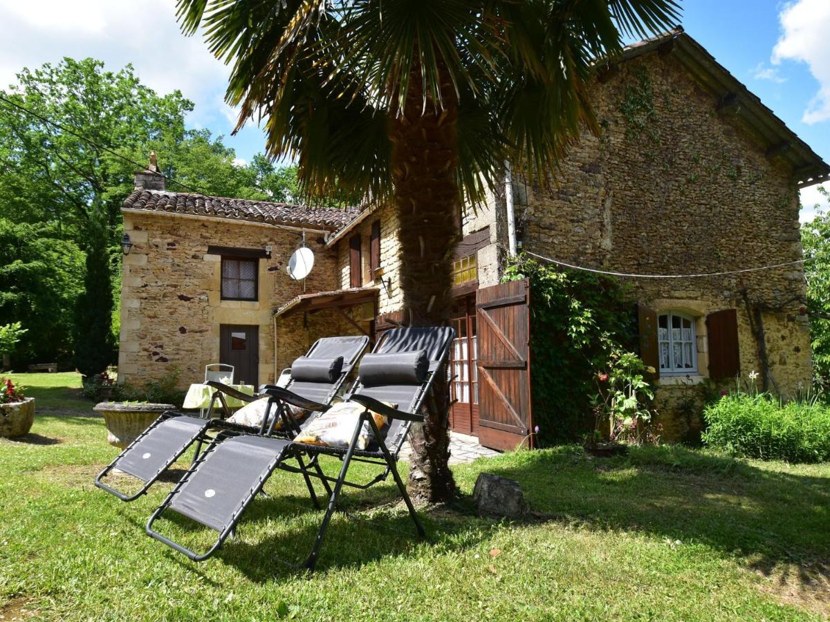 Cosy Holiday Home In Lantheuil With Garden Villefranche-du-Perigord ภายนอก รูปภาพ