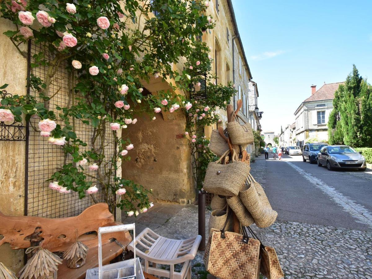 Cosy Holiday Home In Lantheuil With Garden Villefranche-du-Perigord ภายนอก รูปภาพ