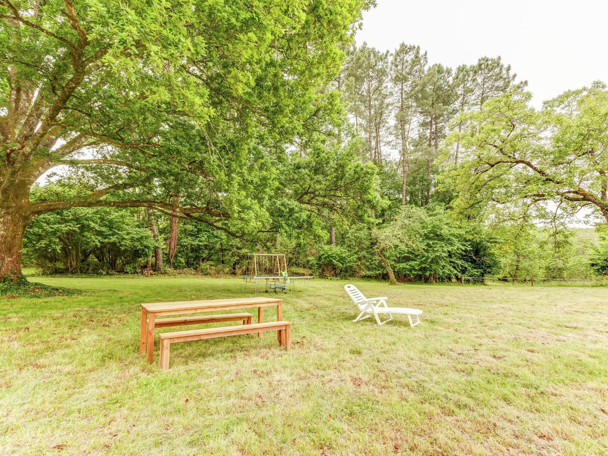 Cosy Holiday Home In Lantheuil With Garden Villefranche-du-Perigord ภายนอก รูปภาพ