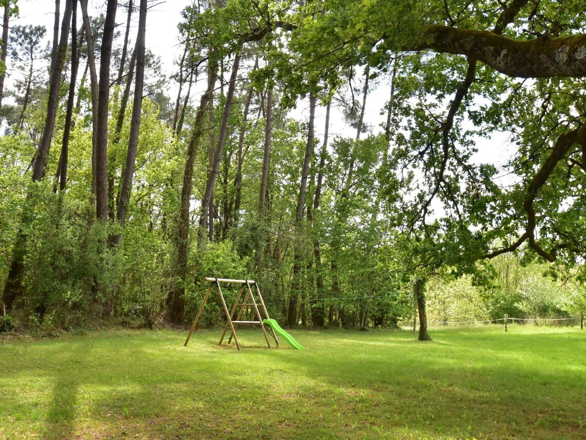 Cosy Holiday Home In Lantheuil With Garden Villefranche-du-Perigord ภายนอก รูปภาพ