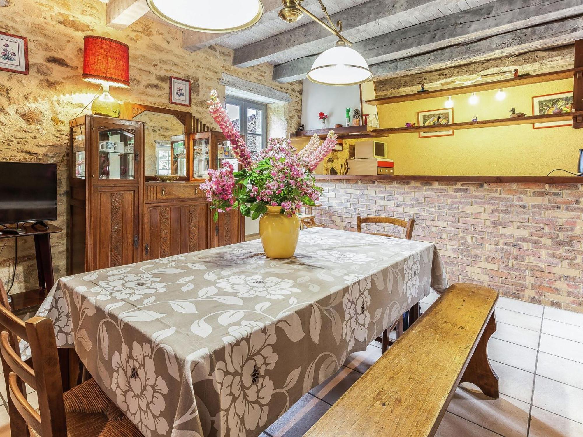Cosy Holiday Home In Lantheuil With Garden Villefranche-du-Perigord ภายนอก รูปภาพ