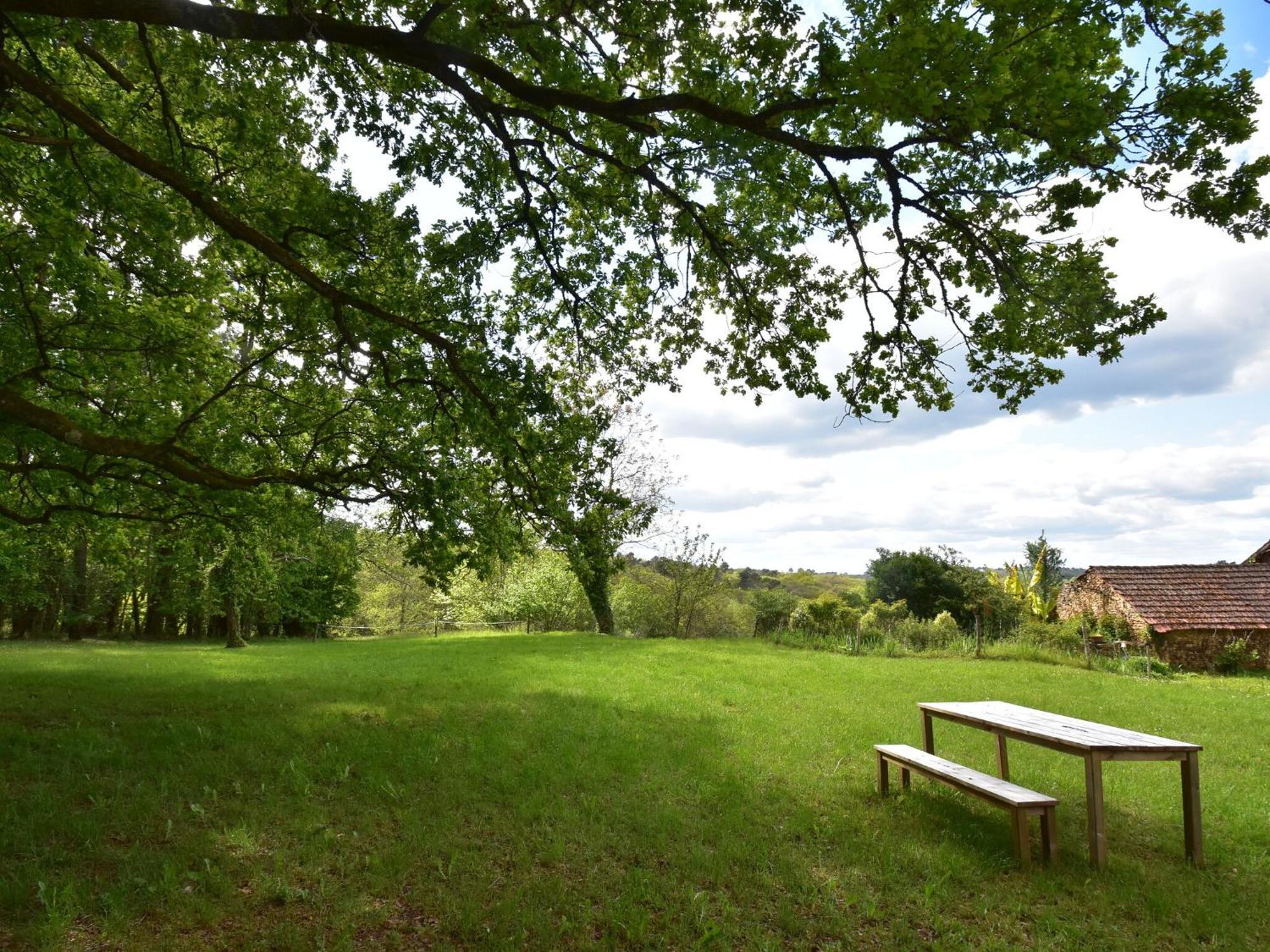 Cosy Holiday Home In Lantheuil With Garden Villefranche-du-Perigord ภายนอก รูปภาพ