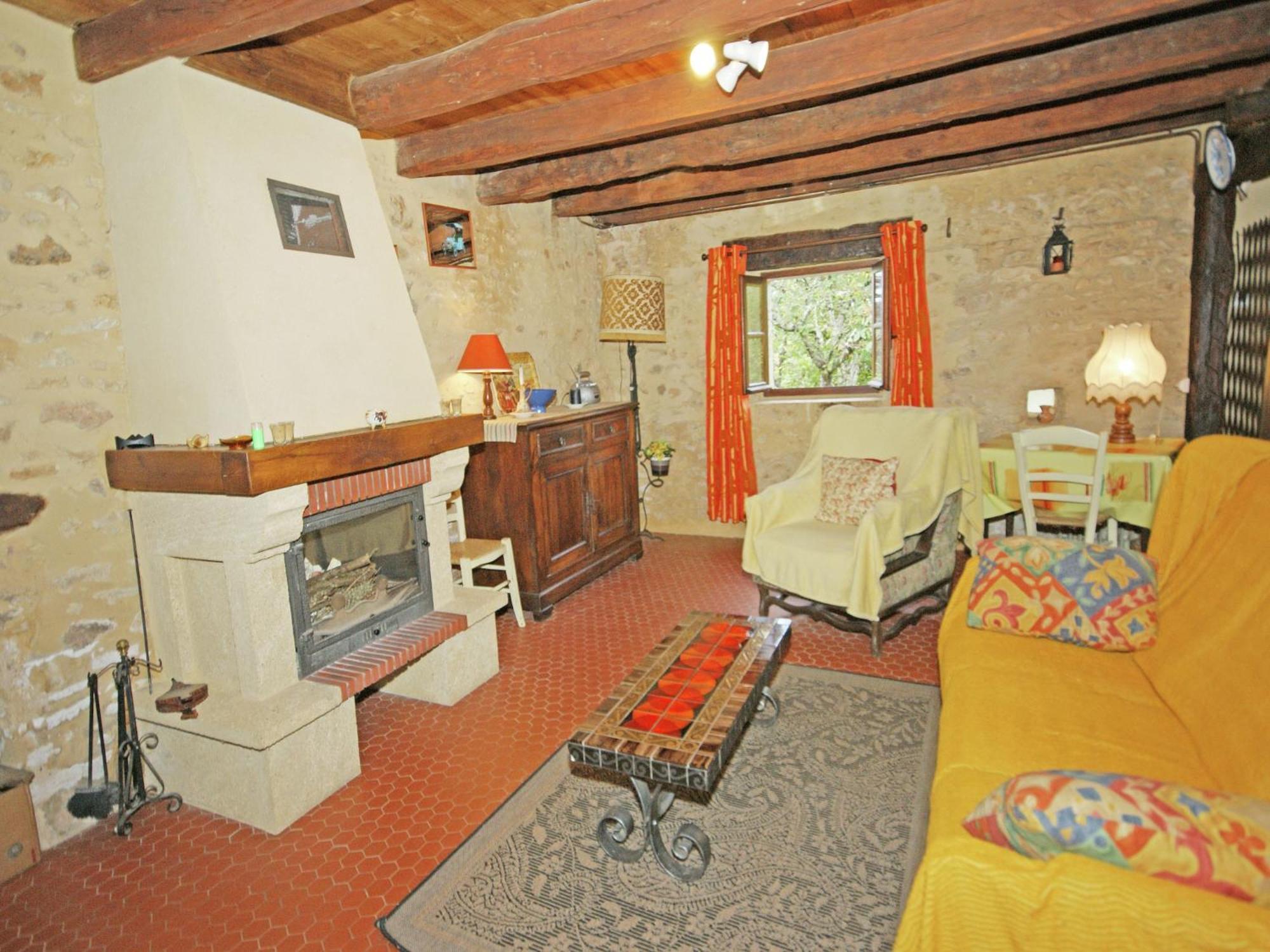 Cosy Holiday Home In Lantheuil With Garden Villefranche-du-Perigord ภายนอก รูปภาพ