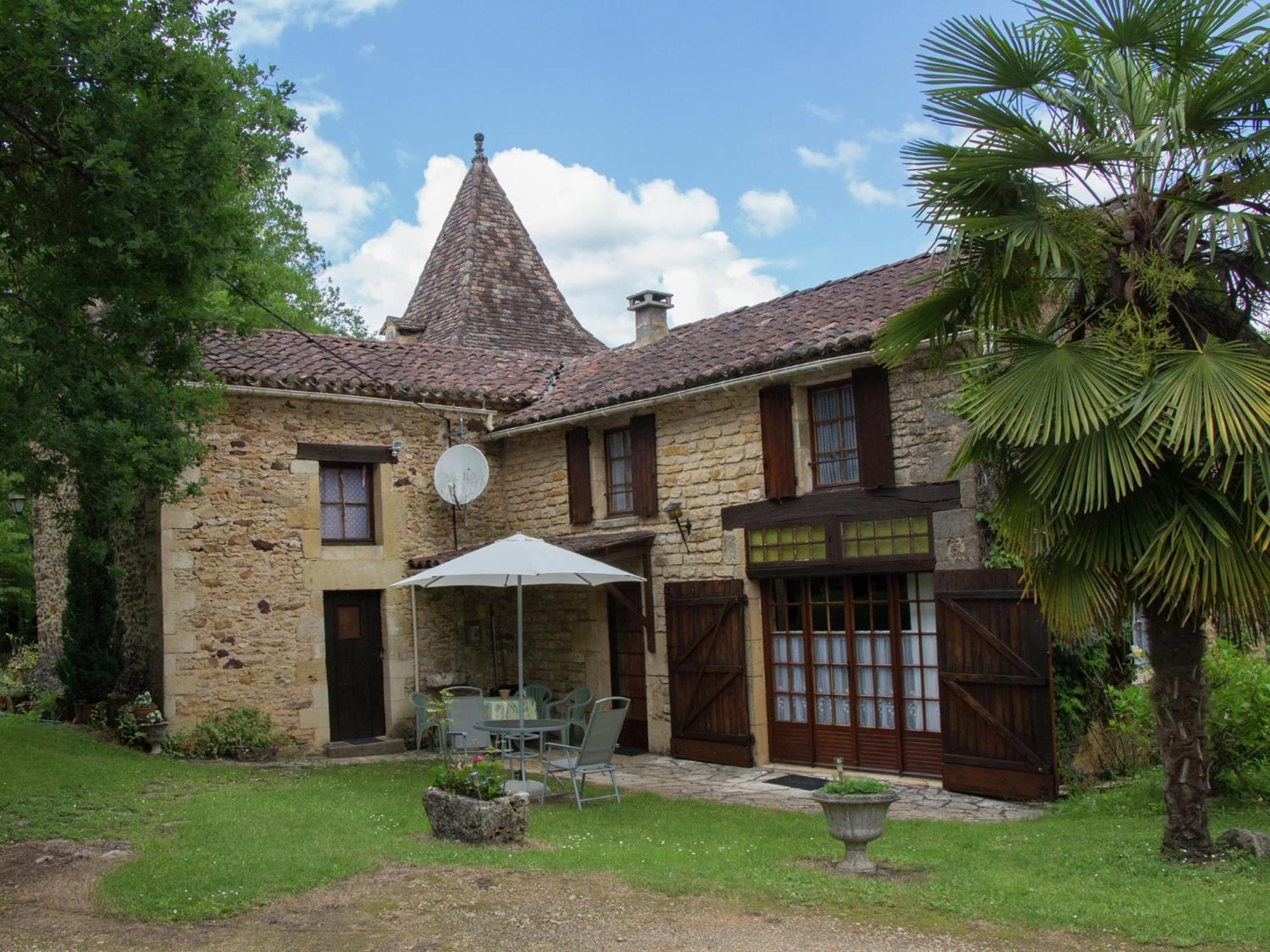 Cosy Holiday Home In Lantheuil With Garden Villefranche-du-Perigord ภายนอก รูปภาพ