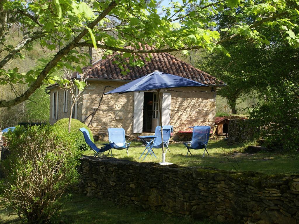 Cosy Holiday Home In Lantheuil With Garden Villefranche-du-Perigord ภายนอก รูปภาพ