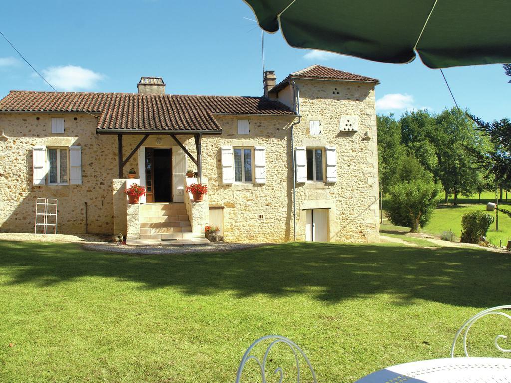 Cosy Holiday Home In Lantheuil With Garden Villefranche-du-Perigord ภายนอก รูปภาพ