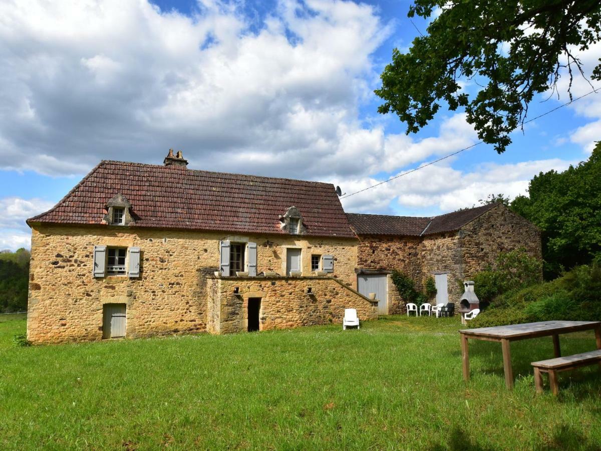 Cosy Holiday Home In Lantheuil With Garden Villefranche-du-Perigord ภายนอก รูปภาพ