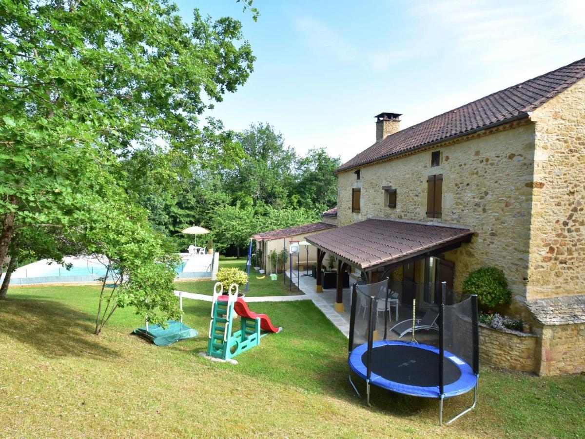 Cosy Holiday Home In Lantheuil With Garden Villefranche-du-Perigord ภายนอก รูปภาพ