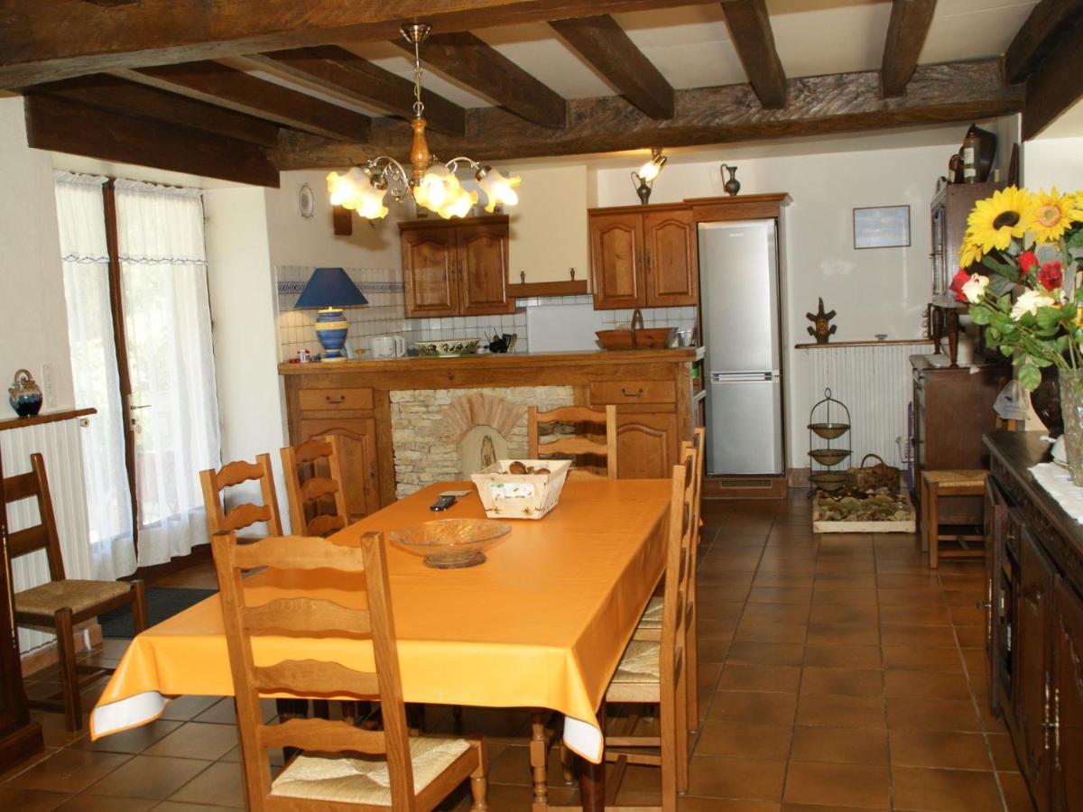 Cosy Holiday Home In Lantheuil With Garden Villefranche-du-Perigord ภายนอก รูปภาพ